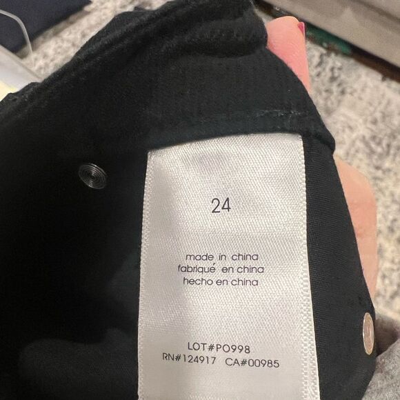 NWOT WeWoreWhat Women's black Straight leg Jeans with faux fur cuffs size 24 - Picture 14 of 15